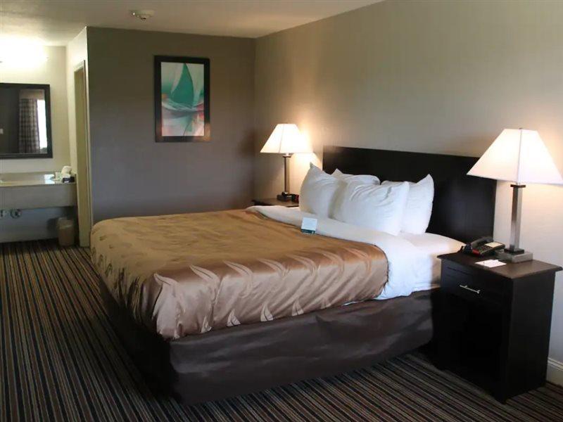 Quality Inn And Suites Port Arthur Nederland Экстерьер фото