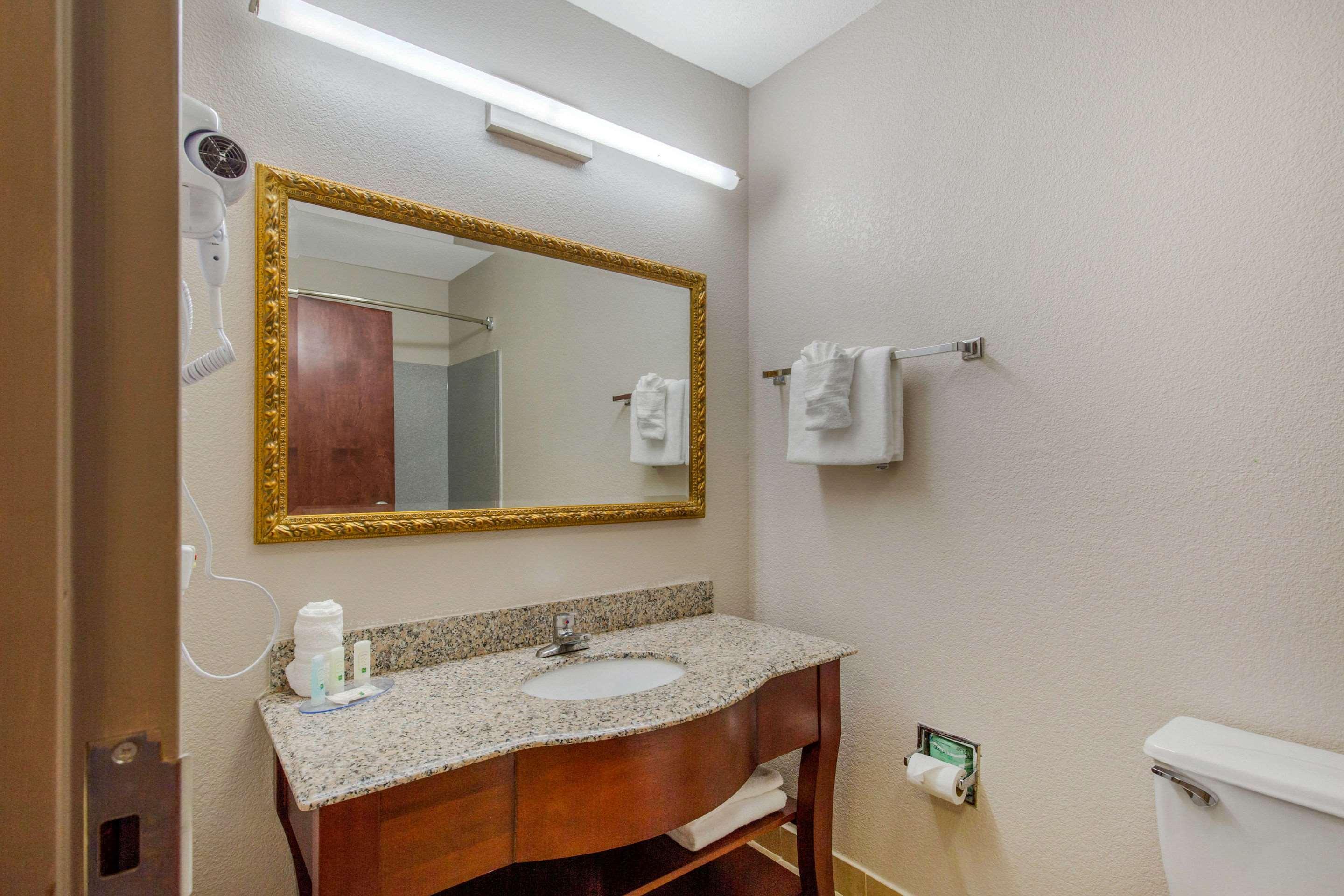 Quality Inn And Suites Port Arthur Nederland Экстерьер фото