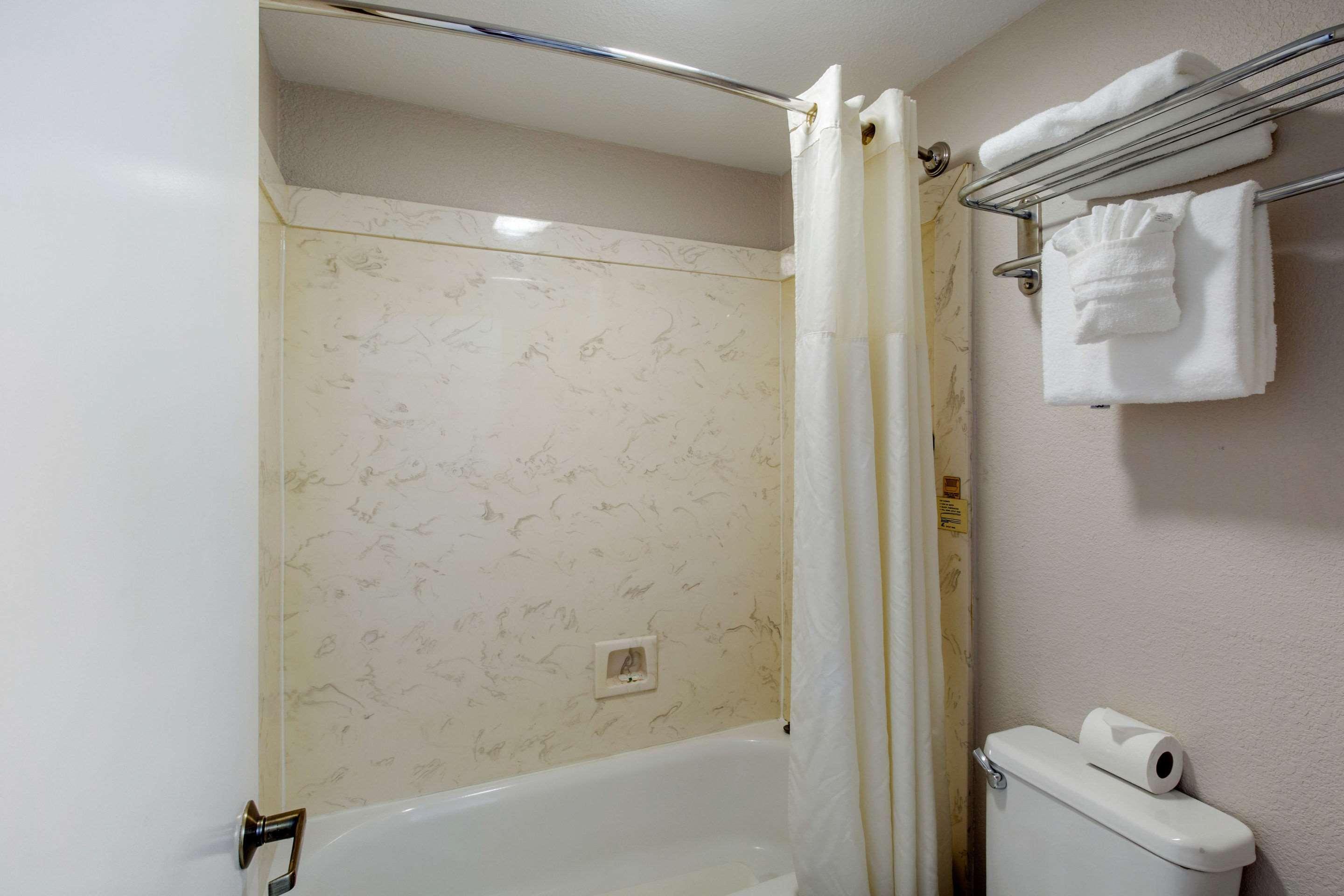 Quality Inn And Suites Port Arthur Nederland Экстерьер фото