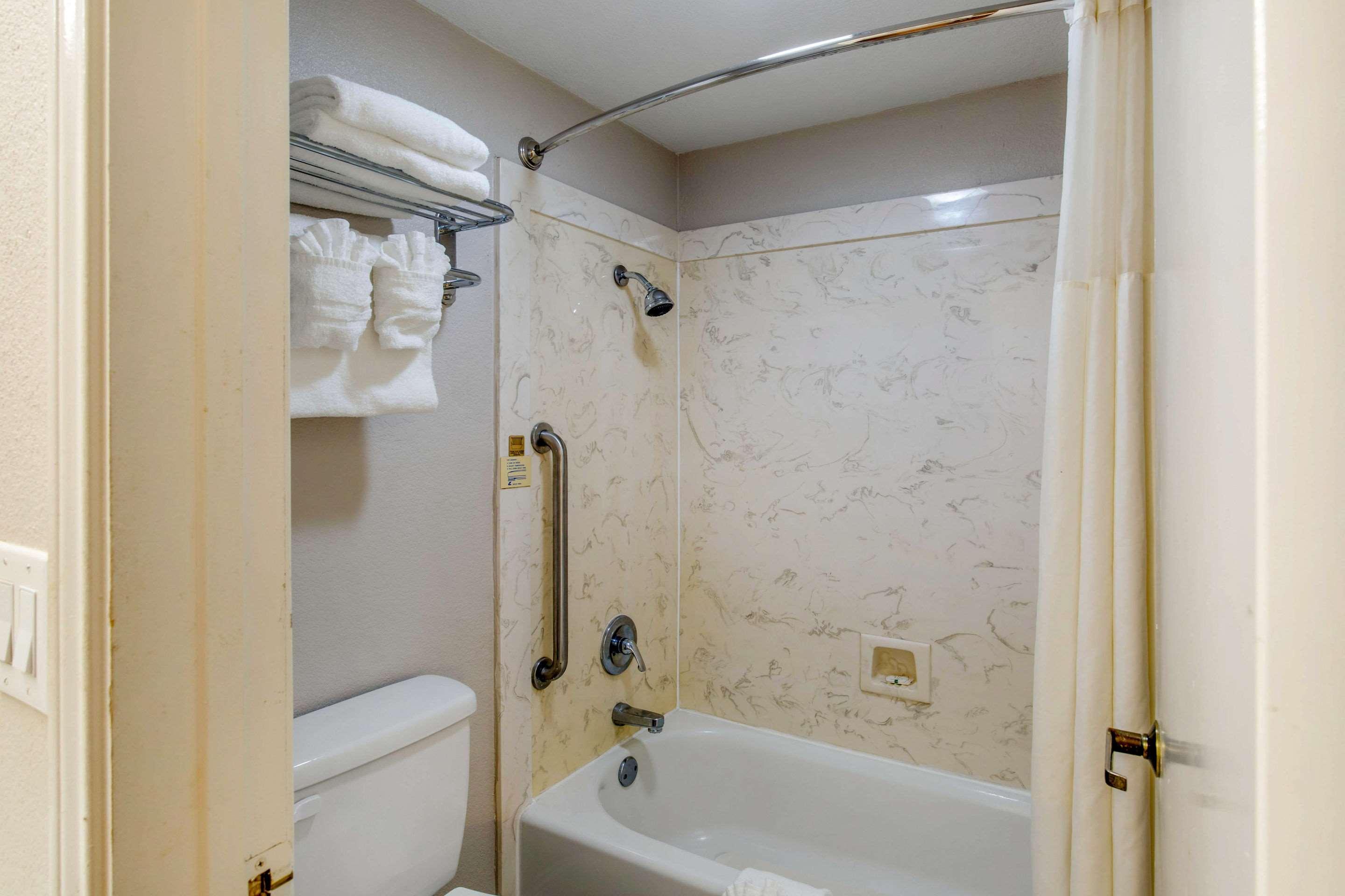 Quality Inn And Suites Port Arthur Nederland Экстерьер фото