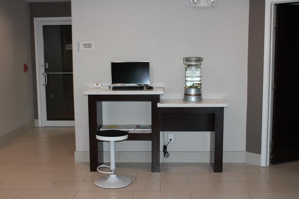 Quality Inn And Suites Port Arthur Nederland Экстерьер фото