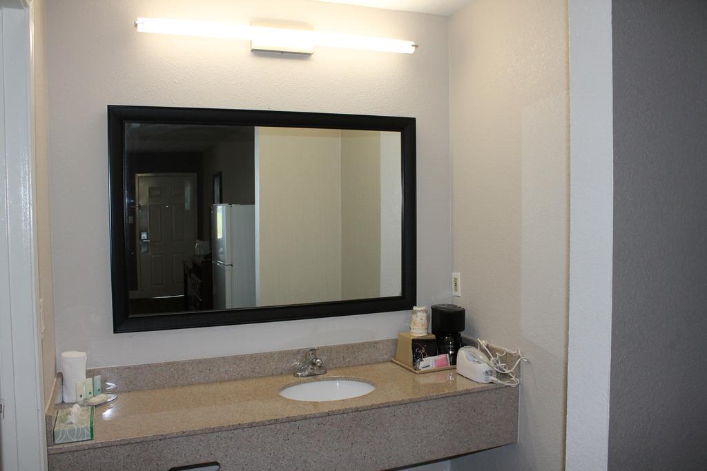Quality Inn And Suites Port Arthur Nederland Экстерьер фото